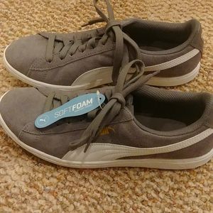 Nwt Gray puma Vikkys